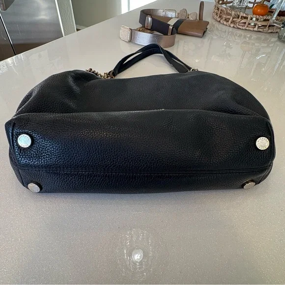 Michael Kors Jet Set Pebbled Leather
Shoulder Bag - Picture 3 of 14